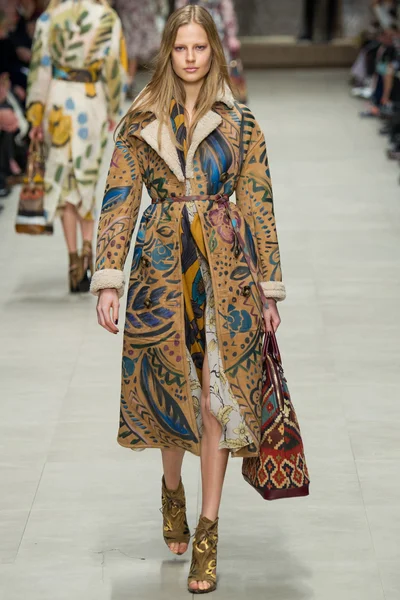Look 12